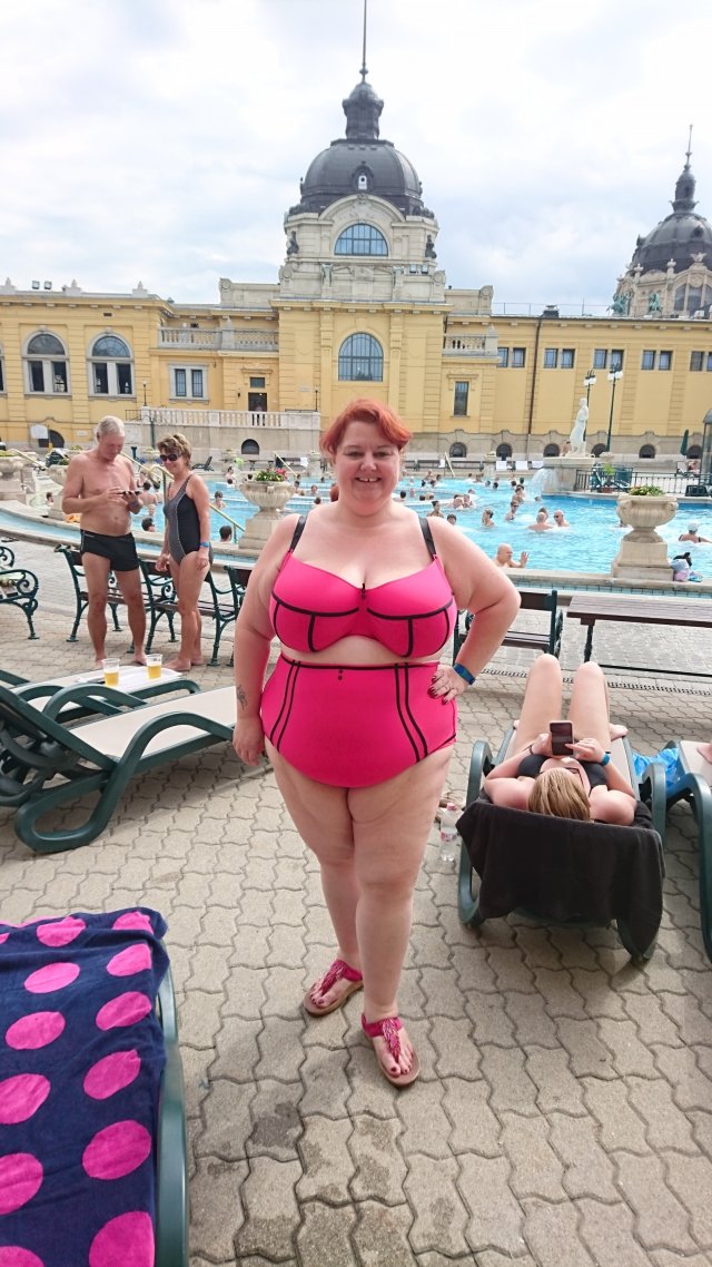 budapest, road-trip, city-break, hungary, ps-bloggers, ewa-michalak, luton, plus-size-bloggers, plus-size, bloggers, blog, travel-blog, danube-river, ruin-bars, thermal-spas, Széchenyi-Thermal-Bath, Il-Terzo-Cerchio, Bar-Szimpla, tram-system, 