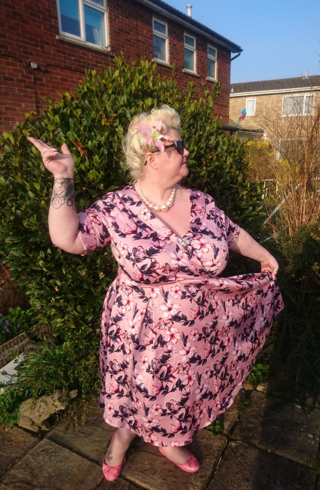 lady-voluptuous, ladyvlondon, yours-clothing, roxy-dress, vintage-style, repro-vintage, vintage-girl, plus-size-fashion, plus-size-clothing, plus-size-vintage, vintage-fatshionista, floral-dress, lady-voluptuous-roxy-dress