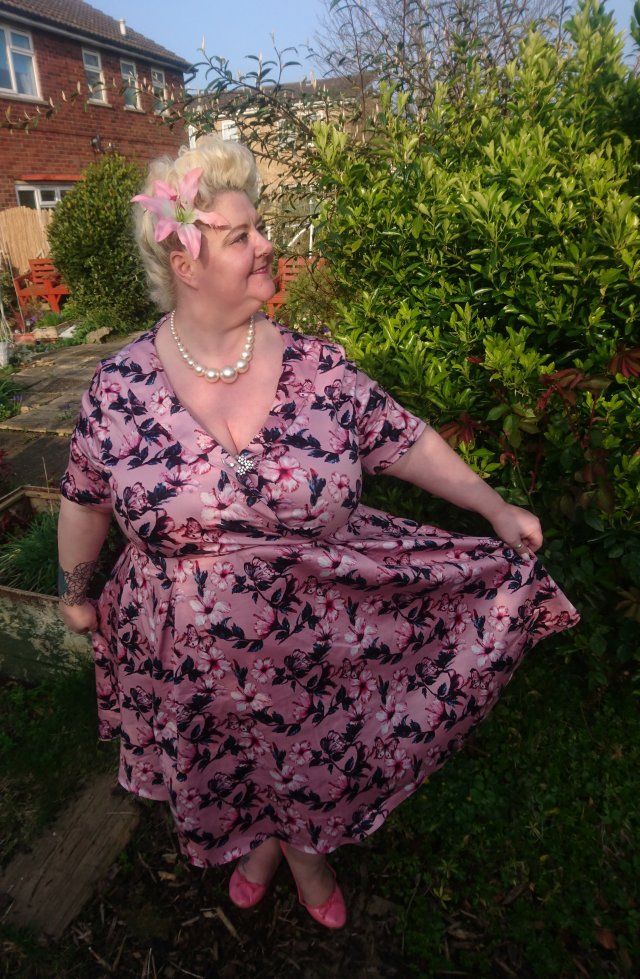 lady-voluptuous, ladyvlondon, yours-clothing, roxy-dress, vintage-style, repro-vintage, vintage-girl, plus-size-fashion, plus-size-clothing, plus-size-vintage, vintage-fatshionista, floral-dress, lady-voluptuous-roxy-dress