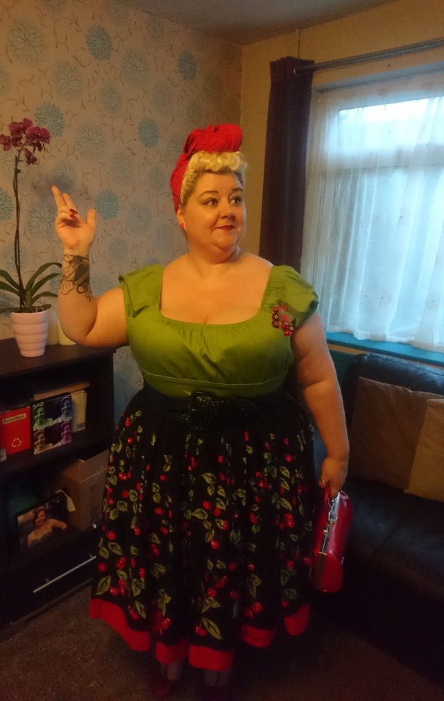 pug-girl-for-life, pug-saved-my-life, peasant-top, jenny-skirt, cherry-skirt, pin-up-girl-clothing, turban, tshirt-turban, vintage-style, vintage-girl, vintage-fashion, repro-vintage, primark-tshirts, mumu, mumu-burgers, chavvy-chips, paint-pot, dining-out, burger-restaurant, eating-locally