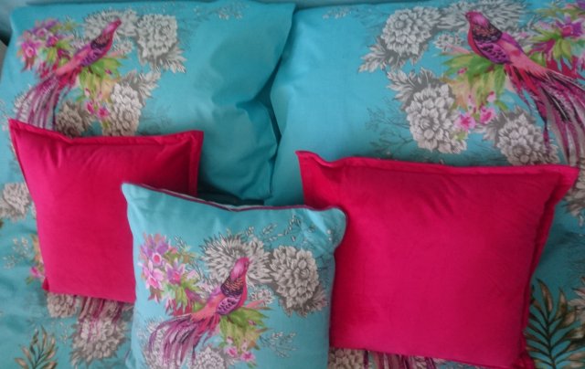 primark, primarni, bedroom-makeover, duver-cover, kingsize-duvet-cover, new-bedding, bird-of-paradise, decorative-pillows, bedding-set, tropical-pattern, budget-buy-bedding, plus-size-girl, plus-size-blogger, ps-blogger, fat-girl, fatshionista, fatshion