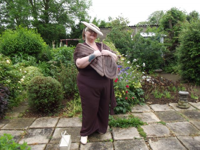 plus-size-clothing, plus-size-fashion, fatshion, fatshionista, vintage-style, vintage-clothing, vintage-girl, vintage-bag, vintage-hat, plus-size-blogger, ps-blogger, fblogge, enfield, enfield-pageant-of-vintage, vintage-village, loula-beau, hotties-vintage, classic-cars, catwalk, 