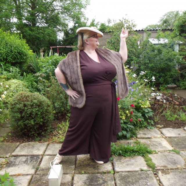 Lindybop, Hell Bunny, Pin Up Girl Clothing, Navabi Clothing, Asos, Alice and You, plus size fashion, plus size blogger, outfit of the month, plus size outfits