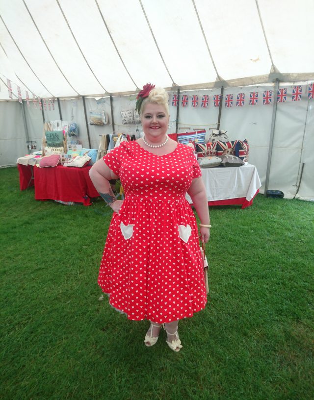 plus-size-clothing, plus-size-fashion, fatshion, fatshionista, vintage-style, vintage-clothing, vintage-girl, vintage-bag, vintage-hat, plus-size-blogger, ps-blogger, fblogge, enfield, enfield-pageant-of-vintage, vintage-village, loula-beau, hotties-vintage, classic-cars, catwalk, 