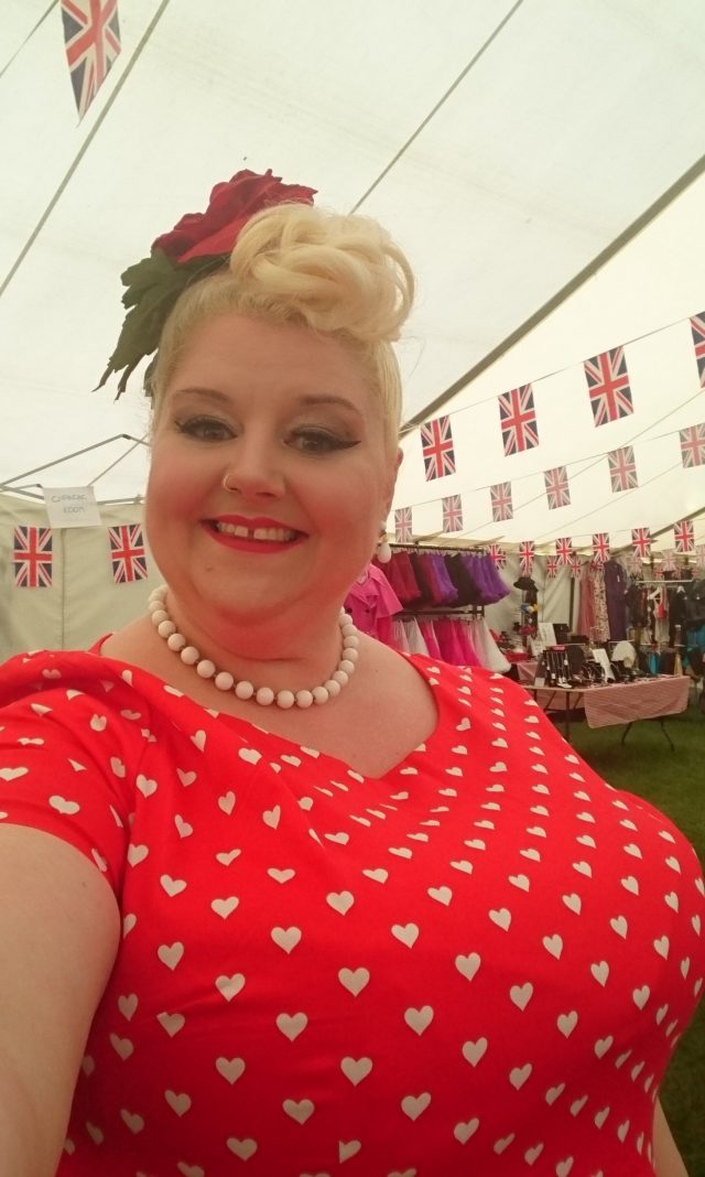 plus-size-clothing, plus-size-fashion, fatshion, fatshionista, vintage-style, vintage-clothing, vintage-girl, vintage-bag, vintage-hat, plus-size-blogger, ps-blogger, fblogge, enfield, enfield-pageant-of-vintage, vintage-village, loula-beau, hotties-vintage, classic-cars, catwalk, 