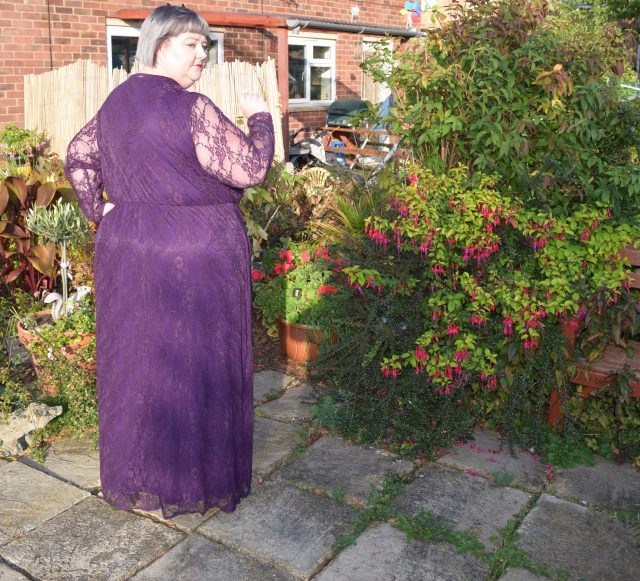 yours clothing, maxi dress, lace dress, plus size fashion, plus size clothing, psblogger, plus size woman, plus size model, lace dress, purple dress, long dress, occasion wear, hair flowers, flowers by Janey_67