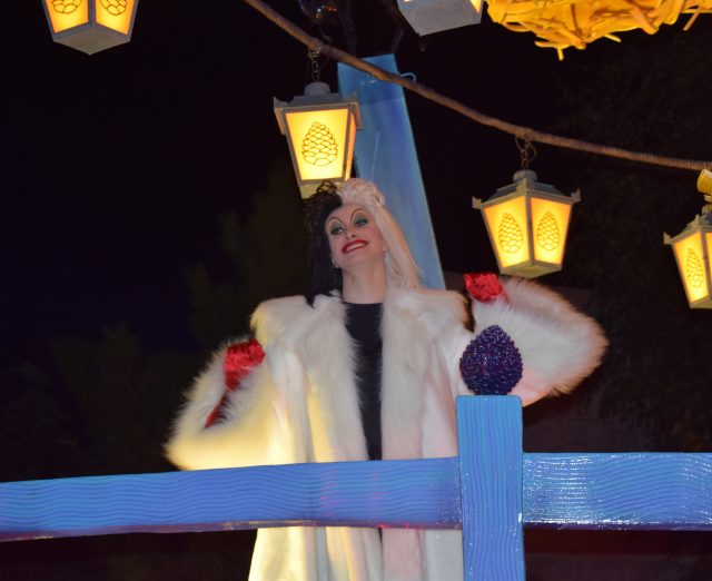 annettes, disneyland paris, mickeys soiree, halloween, halloween soiree, fancy dress, merida, elsa, 50's diner, illuminations, parade, disney parade, disney villains, boo brown, blogger holiday, blogger adventures, , 