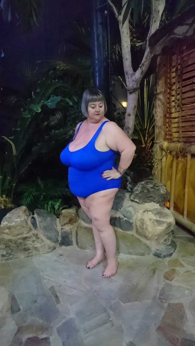 swimming costumes, plus size swimming costumes, plus size blogger, elomi swimwear, ukswimwear, centreparcs, plus size reviews 