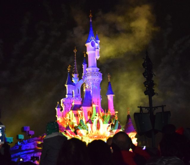 annettes, disneyland paris, mickeys soiree, halloween, halloween soiree, fancy dress, merida, elsa, 50's diner, illuminations, parade, disney parade, disney villains, boo brown, blogger holiday, blogger adventures, 