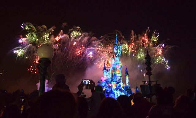 annettes, disneyland paris, mickeys soiree, halloween, halloween soiree, fancy dress, merida, elsa, 50's diner, illuminations, parade, disney parade, disney villains, boo brown, blogger holiday, blogger adventures, 