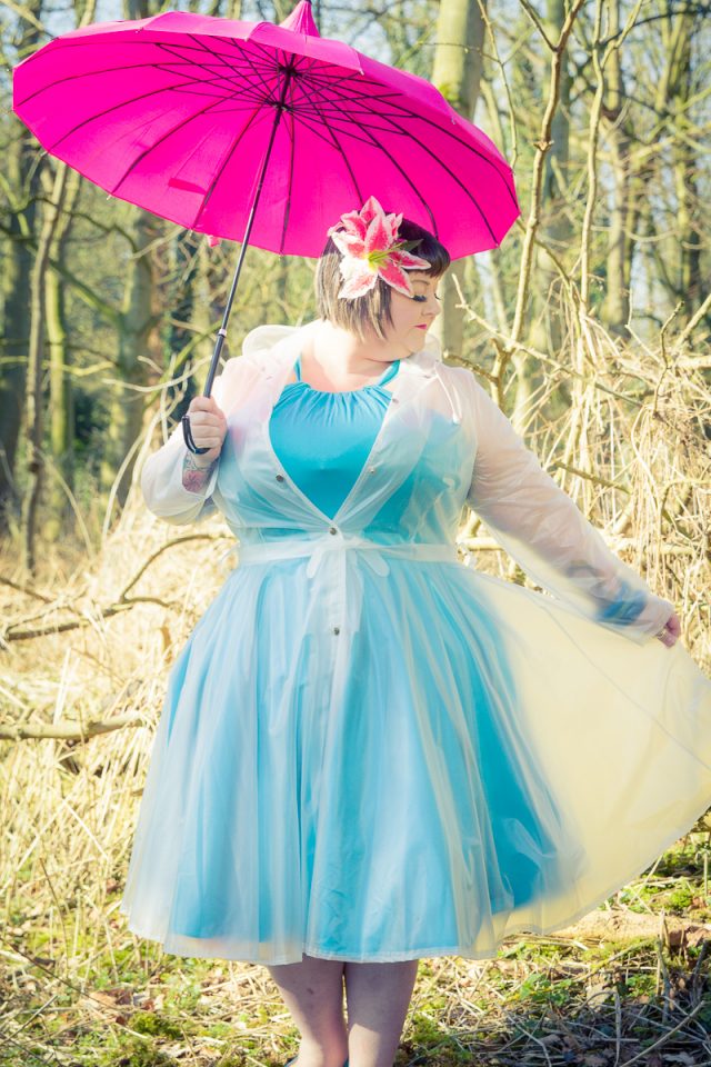 photoshoot, plus size photoshoot, plus size model, plus size modelling, plus size clothing, plus size dress, pin up girl clothing, elements rainwear, vivien of holloway dress, fotopositief photography, abington park, northampton, vintage style clothing, vintage style photoshoot, plus size vintage, vintage rainwear, hair accessories, hair flowers