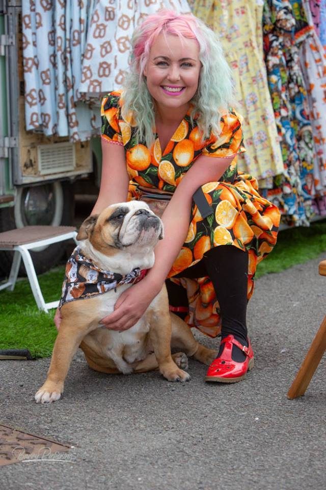 vintage style, vintage dress, vintage ladies, vintage hat, chow chow, theodore, theodorable, leicester vintage carnival, craig thorpe photography, barry pickering photography, leicester racecours, ajs diner, rock n roll, vintage cars, vintage pals, jg and the ultimates 
