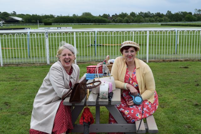 vintage style, vintage dress, vintage ladies, vintage hat, chow chow, theodore, theodorable, leicester vintage carnival, craig thorpe photography, barry pickering photography, leicester racecours, ajs diner, rock n roll, vintage cars, vintage pals, jg and the ultimates 