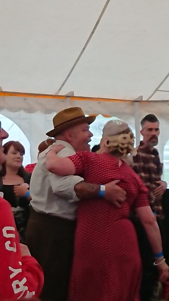 vintage style, vintage dress, vintage ladies, vintage hat, chow chow, theodore, theodorable, leicester vintage carnival, craig thorpe photography, barry pickering photography, leicester racecours, ajs diner, rock n roll, vintage cars, vintage pals, jg and the ultimates 