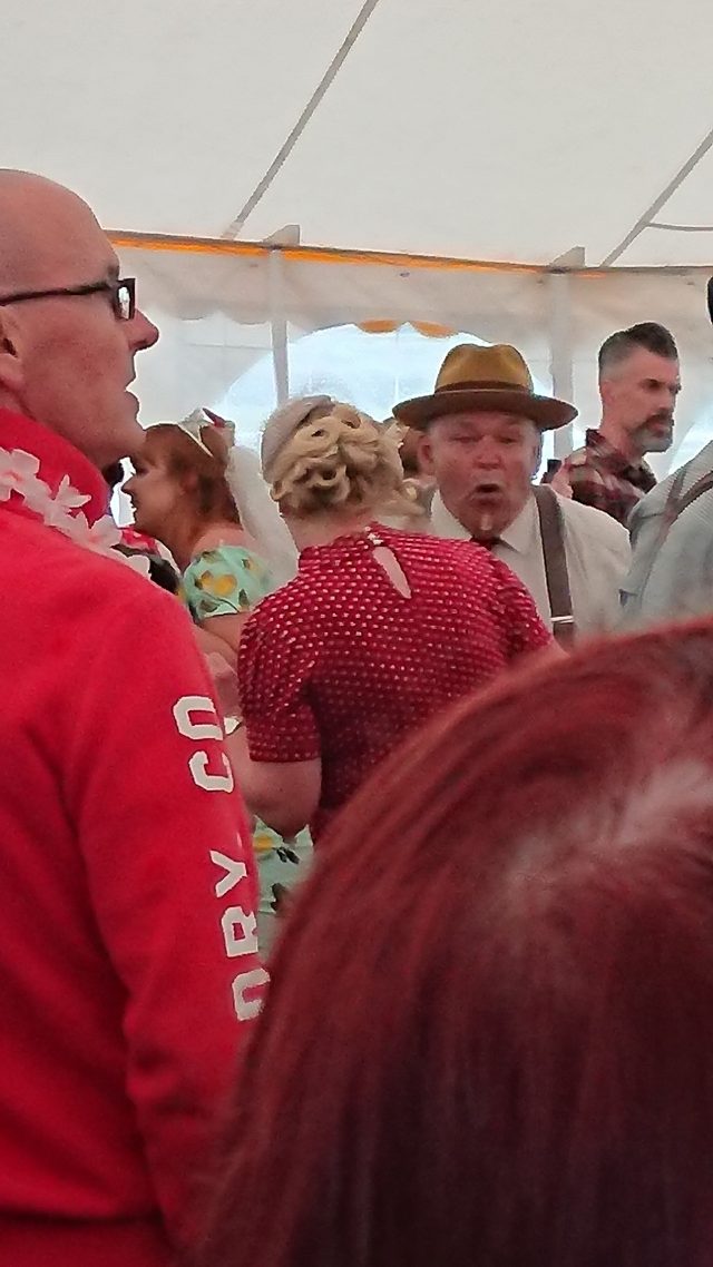 vintage style, vintage dress, vintage ladies, vintage hat, chow chow, theodore, theodorable, leicester vintage carnival, craig thorpe photography, barry pickering photography, leicester racecours, ajs diner, rock n roll, vintage cars, vintage pals, jg and the ultimates 