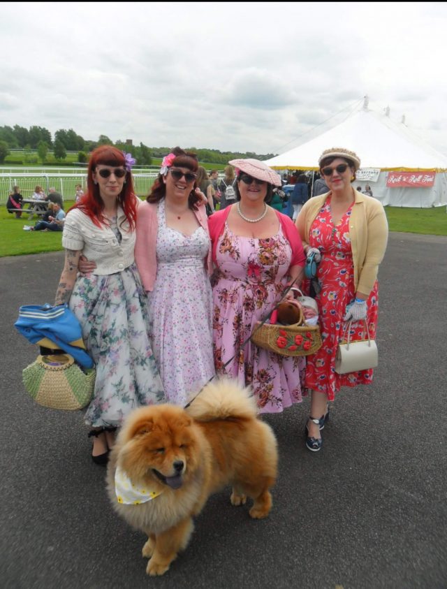 vintage style, vintage dress, vintage ladies, vintage hat, chow chow, theodore, theodorable, leicester vintage carnival, craig thorpe photography, barry pickering photography, leicester racecours, ajs diner, rock n roll, vintage cars, vintage pals, jg and the ultimates 