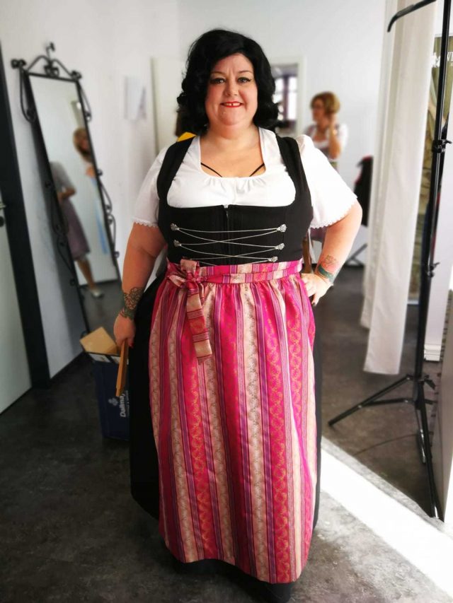 dirndl, dirndl dress, wenger austrian style, stuttgart, germany, cannstatter volksfest, cannstatter wasen, city breaks, european city breaks, short breaks, german holiday, trip to germany, solo traveller, plus size adventures, plus size travel, eurowings, dirndl apron, dirndl blouse, traditional dress, lederhosen, national costume, german costume, oktoberfest 2018 