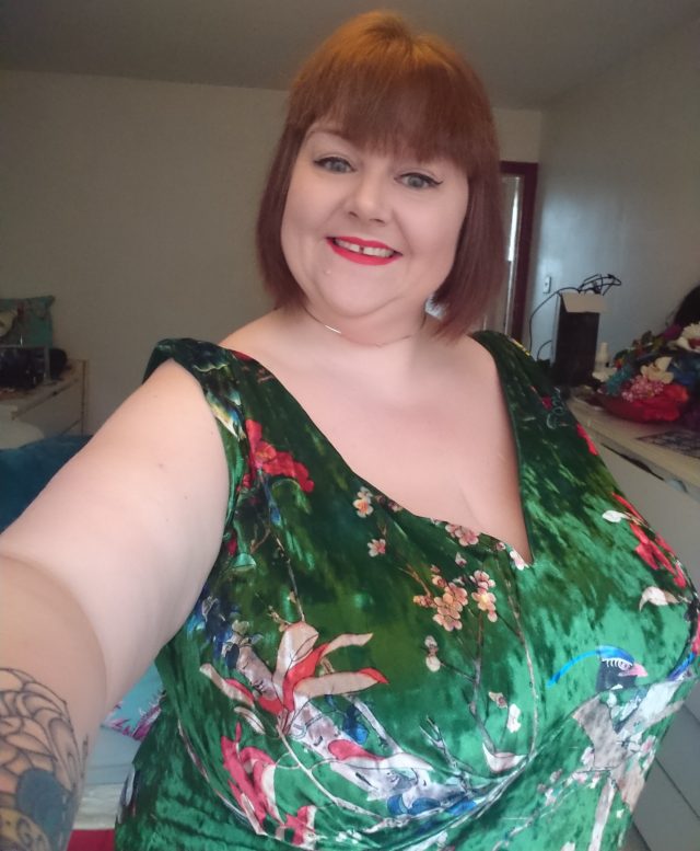 unique vintage, goldwyn dress, plus size gown, plus size dress, plus size fashion, plus size fatshion, plus size style, plus size vintage style, vintage style, bodyposi, bopo warrior, asos curve, asos design curve, green embroidered midi dress, ASOS plus size dress, Pandora necklace, irregular choice shoes,