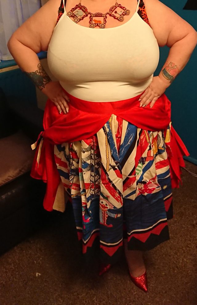 Unique Vintage, The Greatest Skirt, La Vidriola, Boohoo Curve, Boohoo Plus, Plus Size Clothing, Plus Size Outfits, Plus Size Fashion, Plus Size Fatshion, Plus Size Goddess, Plus Size Fatshionista, Plus Size Dresses, Plus Size Blogger, Plus Size Inspiration, Plus Size Proud