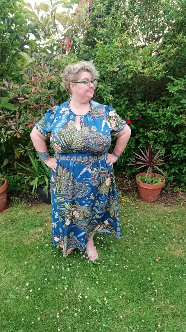 Plus Size Clothing, Plus Size Fashion, Plus Size Positive, Plus Size Fashionista, Plus Size Dress, Shein Clothing, Botanical Paisley Print Dress, Size 24 Style, PS Fashion, PS Clothing, PS Positive, BoPo, Fatshionista, Plus Size Maxi Dress, Plus Size Floral Dress, Shein Plus Size Range