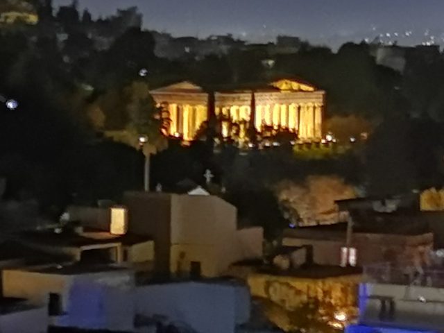 Athens, Athens Greece, Athens Walking Tour, Plus Size Adventures, Plus Size Bloggers, Little Kook, Sabbas, City Breaks, European City Breaks, European Capitals, PS Blogger, Plus Size Travels, Size 26 Style