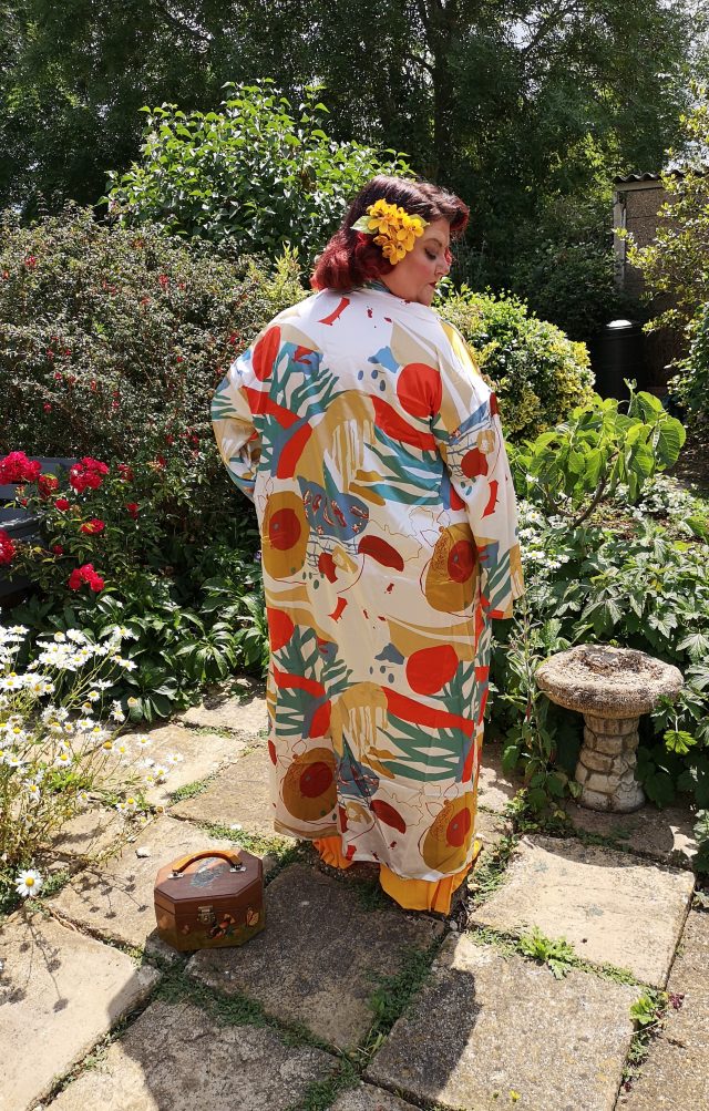 Shein, Shein Clothing, Shein Curve+, Kimono, Beach Pyjamas, 1930s Style Beach Pyjamas, Cape Sleeve Dress, Floral Dress, Swiss Dot Robe, Overdress, Afterpay, Plus Size Robes, Plus Size Dresses, Plus Size Clothing, Size 26 Style, Plus Size Fashion, Plus Size Fatshion, Plus Size Clothing Reviews, 