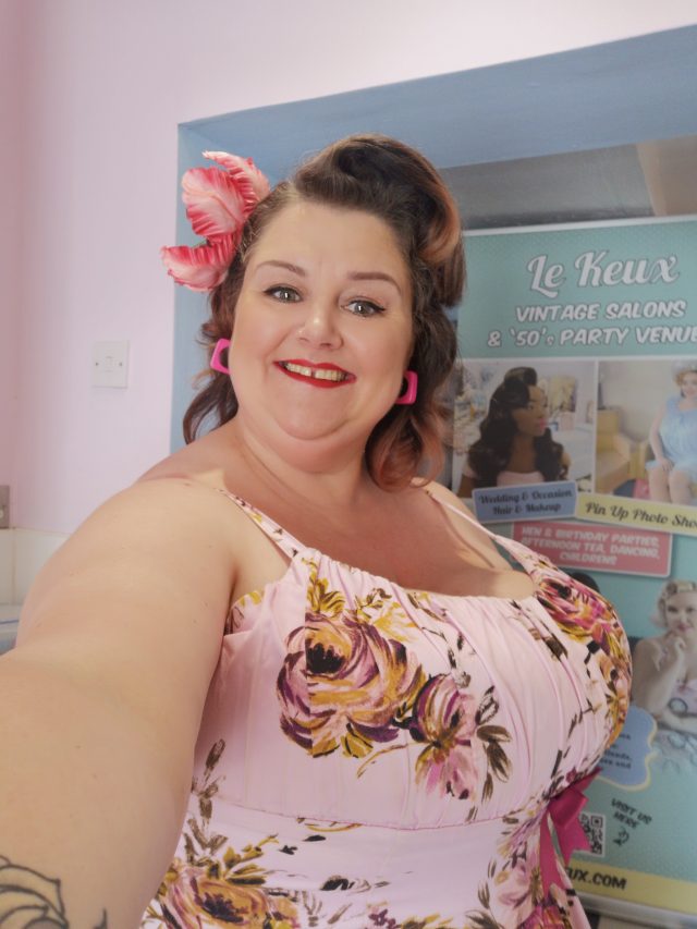 Le Keux, Le Keux Essex, Le Keux Vintage Salon, The Face of Le Keux 2020, Southend on Sea, Airbnb, Vintage Photoshoot, Plus Size Modelling, Plus Size Adventures, Size 26 Style, Plus Size Vintage