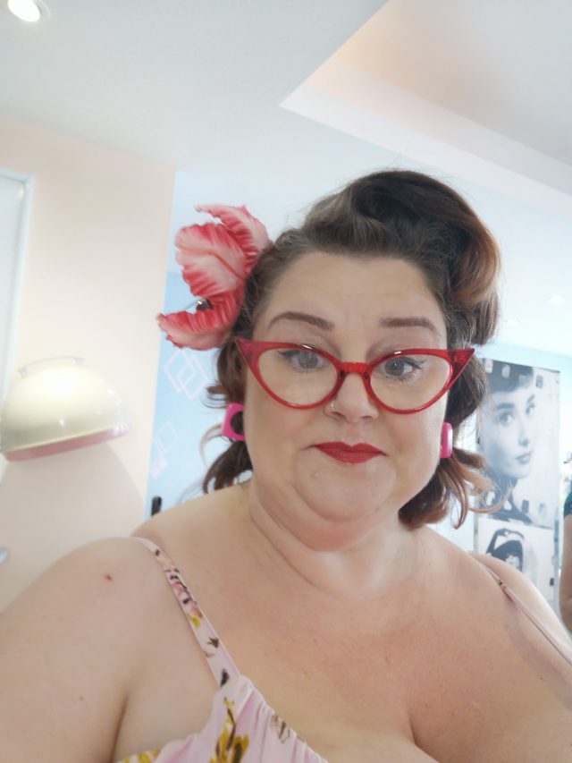 Le Keux, Le Keux Essex, Le Keux Vintage Salon, The Face of Le Keux 2020, Southend on Sea, Airbnb, Vintage Photoshoot, Plus Size Modelling, Plus Size Adventures, Size 26 Style, Plus Size Vintage