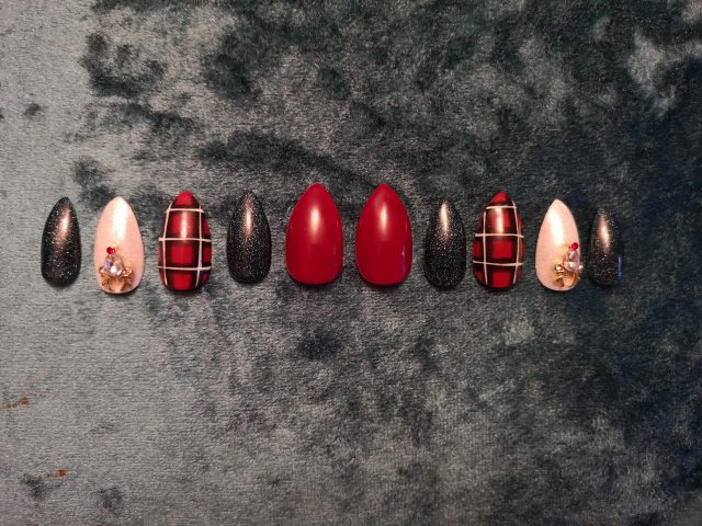 nails, acrylic nails, false nails, stick on nails, glue on nails, nail art, nail decorations, nail paint, gel nails, plus size bloggre, plus size writer, plus size adventures, plus size fashion, plus size reviews, plus size 