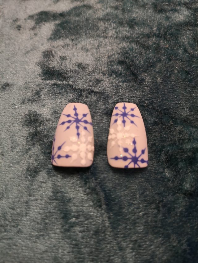 nails, acrylic nails, false nails, stick on nails, glue on nails, nail art, nail decorations, nail paint, gel nails, plus size bloggre, plus size writer, plus size adventures, plus size fashion, plus size reviews, plus size 