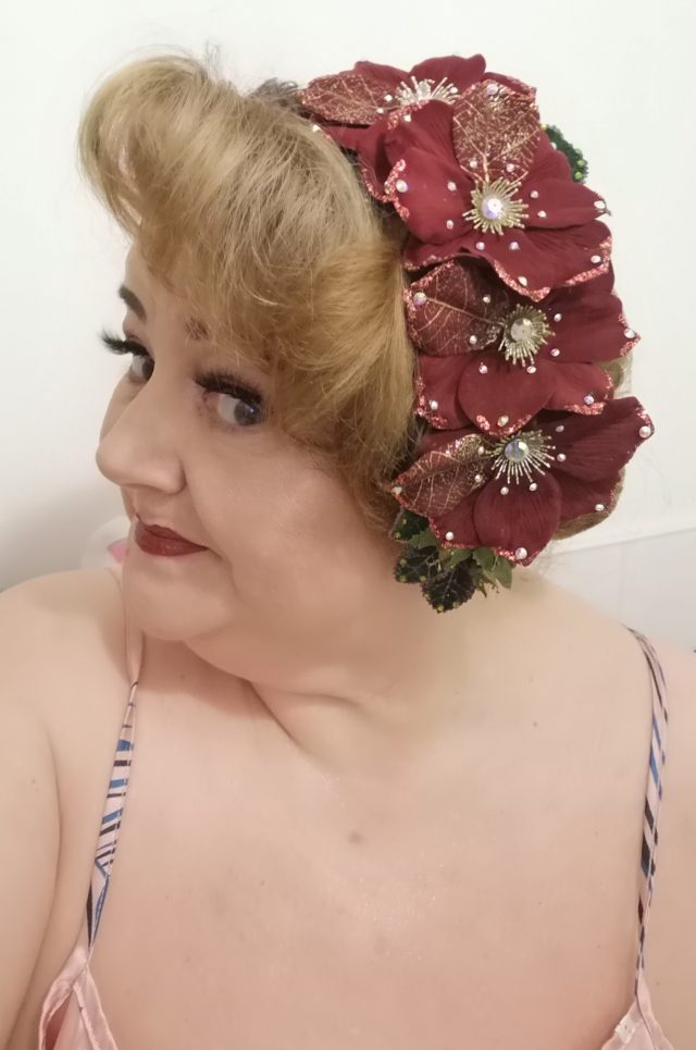 Shazam Hair Flowers, Shazam Accessories, Hair Flowers, Vintage Hair Flowers, Vintage Hair Accessories, Vintage Style, Vintage Hair, Vintage Looks, Plus Size Vintage, Plus Size Style, Plus Size Blogger, Plus Size Fashion, Size 26 Style