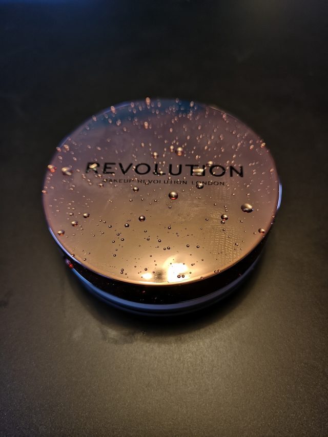 Revolution, Revolution Make-up, Revolution Skin Care, Make Up Revolution, Make Up Reviews, Budget Make Up, Budget Skin Care, Budget Make Up Reviews, Eyeshadow Reviews, Eyeshadow Palettes, Skin Care Routine, Skin Care on a Budget, Problem Skin, Dry Skin, Plus Size Blogger Reviews