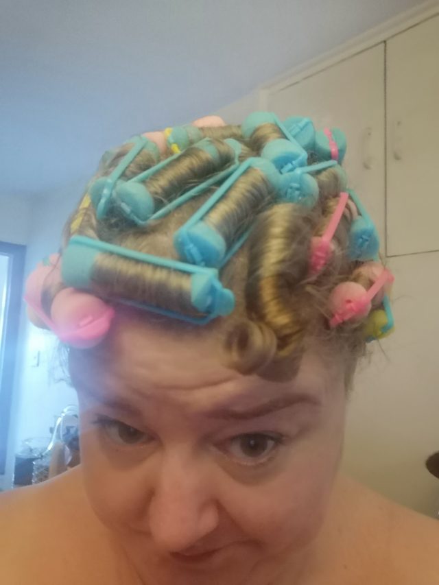 Vintage Hair, Vintage Hair Styling, Vintage Curls, Wet Set, Vintage Brush Out, Victory Rolls, Babylis Curl Secret, Sponge Rollers, Pin Curls, Hair Accessories, Hair Flowers, Hair Snood, Vintage Haircuts, Le Keux, House of Drewvid, Lucie Luella, Pin Up Curl, 