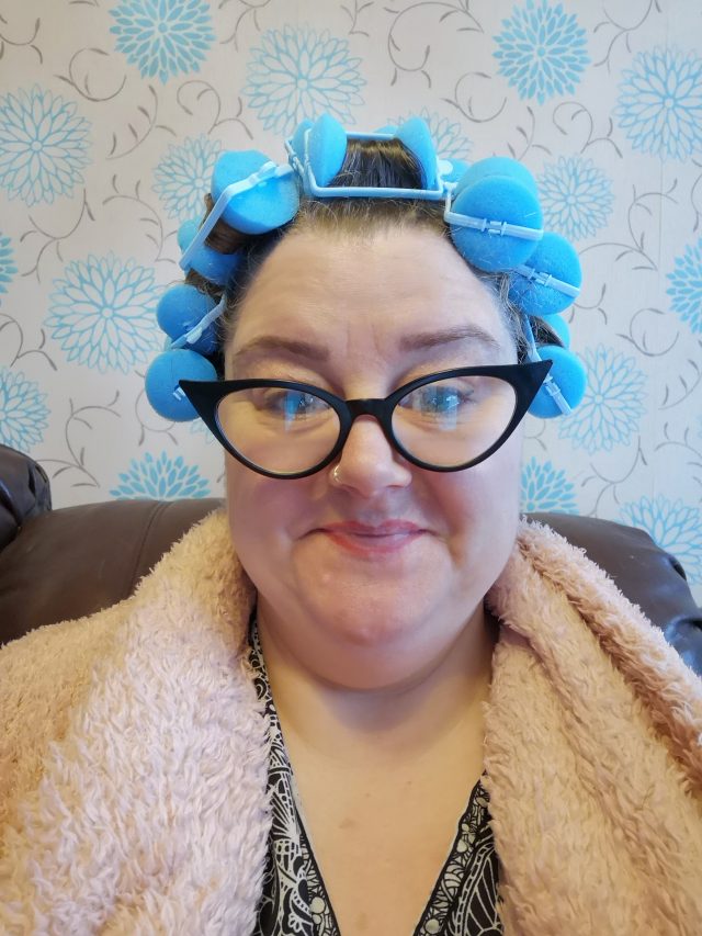 Vintage Hair, Vintage Hair Styling, Vintage Curls, Wet Set, Vintage Brush Out, Victory Rolls, Babylis Curl Secret, Sponge Rollers, Pin Curls, Hair Accessories, Hair Flowers, Hair Snood, Vintage Haircuts, Le Keux, House of Drewvid, Lucie Luella, Pin Up Curl, 