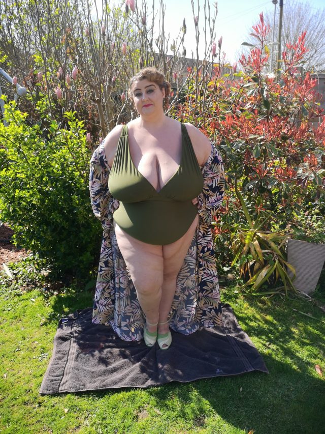 Shein, Shein Gals, Shein Curve, Shein Dress, Plus Size Dresses, Plus Size Clothing, Plus Size Fashion, Plus Size Fashionista, Fatshion, Plus Size Vintage, Vintage Style, Size 24 Style, Size 26 Style, Plus Size Swimwear, Plus Size Bikinis, Plus Size Swimming Costume, Plus Size Kimono, Plus Size Robe