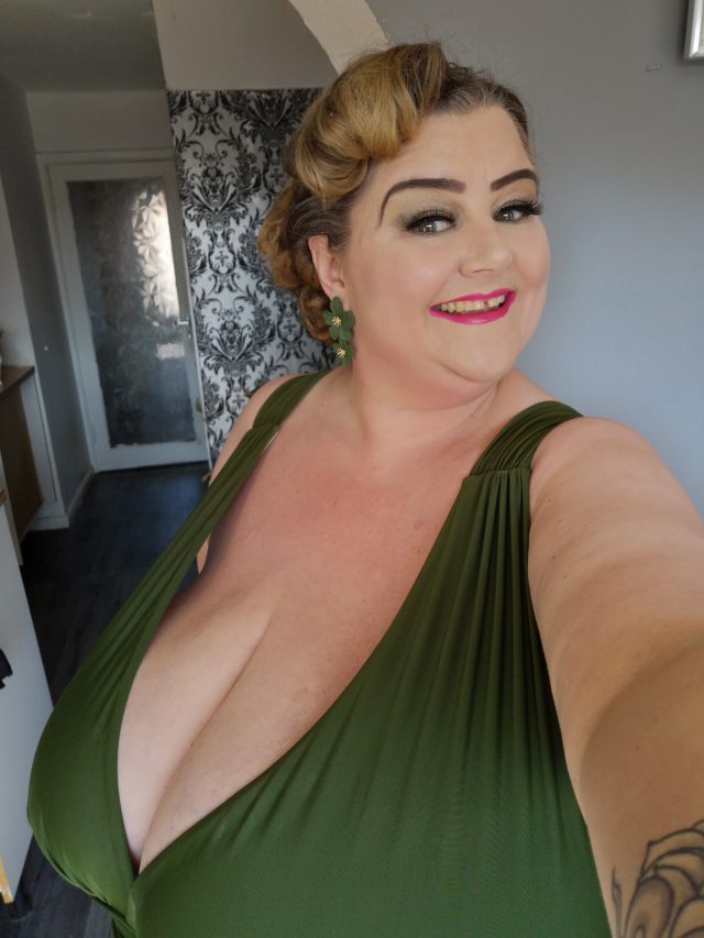 Shein, Shein Gals, Shein Curve, Shein Dress, Plus Size Dresses, Plus Size Clothing, Plus Size Fashion, Plus Size Fashionista, Fatshion, Plus Size Vintage, Vintage Style, Size 24 Style, Size 26 Style, Plus Size Swimwear, Plus Size Bikinis, Plus Size Swimming Costume, Plus Size Kimono, Plus Size Robe