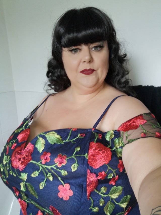 Rosegal, Rosegal Clothing, Rosegal Dresses, Plus Size Dresses, Plus Size Clothing, Plus Size Blogger, Fast Fashion, Fatshion, Plus Size Clothing Reviews, Body Positivity, BoPo Advocate, Size 26 Style, 