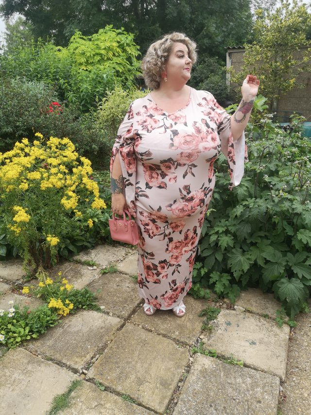 Lulu Hun Shoes, Lulu Hun, Shein, Shein Clothing, Shein Curve, Shein Gals, Plus Size Clothing, Plus Size Fashion, Plus Size Style, Size 24 Style, Size 26 Style, Plus Size Kimono, 1930s Beach Pyjamas, 1930s Style, Wide Leg Trousers, Vintage Style, Vintage Fashion, Repro Vintage, Reproduction Vintage, Vintage Accessories, Bow and Crossbones