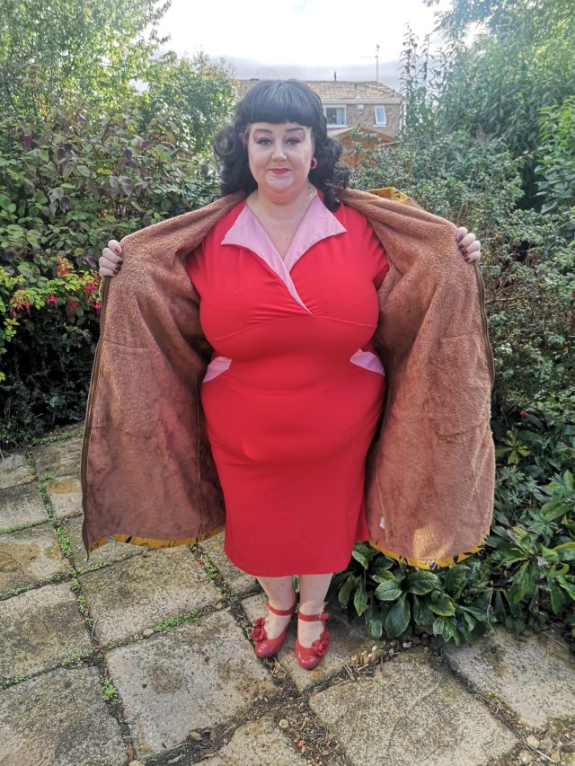 Shein, Shein Clothing, Shein Curve, Shein Gals, Plus Size Clothing, Plus Size Fashion, Plus Size Style, Size 24 Style, Size 26 Style, Plus Size Dress, Plus Size Coat, Dry Robe, Plus Size Jacket, Plus Size FloralsVintage Style, Vintage Fashion, Repro Vintage, Reproduction Vintage,