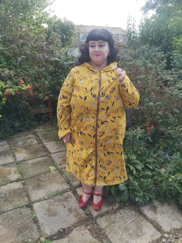 Shein, Shein Clothing, Shein Curve, Shein Gals, Plus Size Clothing, Plus Size Fashion, Plus Size Style, Size 24 Style, Size 26 Style, Plus Size Dress, Plus Size Coat, Dry Robe, Plus Size Jacket, Plus Size FloralsVintage Style, Vintage Fashion, Repro Vintage, Reproduction Vintage,