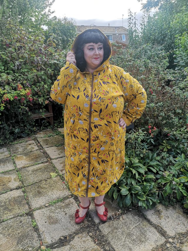 Shein, Shein Clothing, Shein Curve, Shein Gals, Plus Size Clothing, Plus Size Fashion, Plus Size Style, Size 24 Style, Size 26 Style, Plus Size Dress, Plus Size Coat, Dry Robe, Plus Size Jacket, Plus Size FloralsVintage Style, Vintage Fashion, Repro Vintage, Reproduction Vintage,