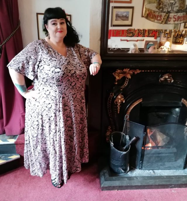 Taking Shape, Taking Shape UK, Plus Size Clothing, Plus Size Outfits, Plus Size Dresses, Plus Size Occasionwear, Plus Size Formal Wear. Plus Size Elegance, Size 24 Style, Severn Valley Railway, Vintage Style, Vintage Clothing, Plus Size Positive, Body Positive,