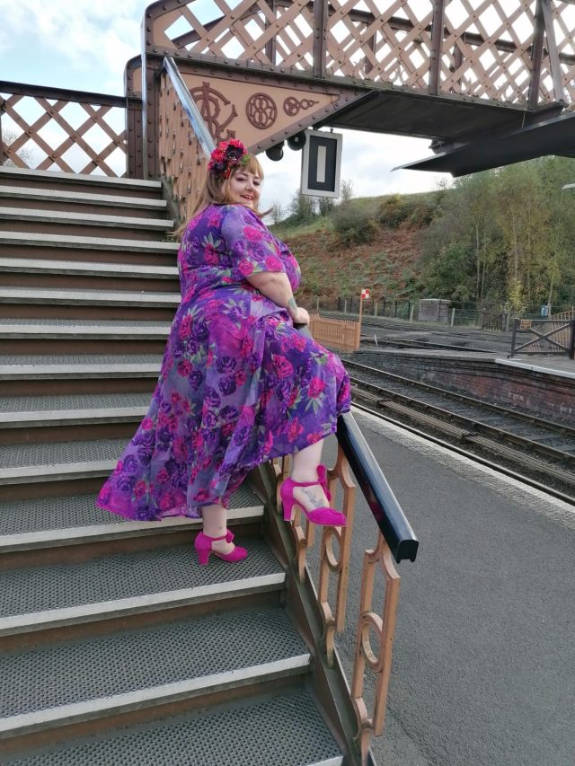 Taking Shape, Taking Shape UK, Plus Size Clothing, Plus Size Outfits, Plus Size Dresses, Plus Size Occasionwear, Plus Size Formal Wear. Plus Size Elegance, Size 24 Style, Severn Valley Railway, Vintage Style, Vintage Clothing, Plus Size Positive, Body Positive,