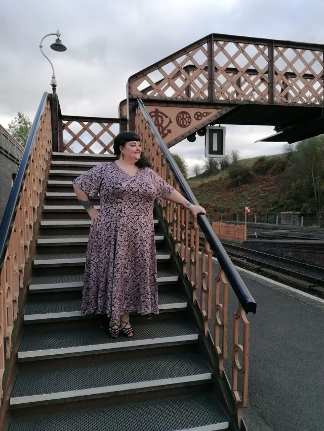 Taking Shape, Taking Shape UK, Plus Size Clothing, Plus Size Outfits, Plus Size Dresses, Plus Size Occasionwear, Plus Size Formal Wear. Plus Size Elegance, Size 24 Style, Severn Valley Railway, Vintage Style, Vintage Clothing, Plus Size Positive, Body Positive,