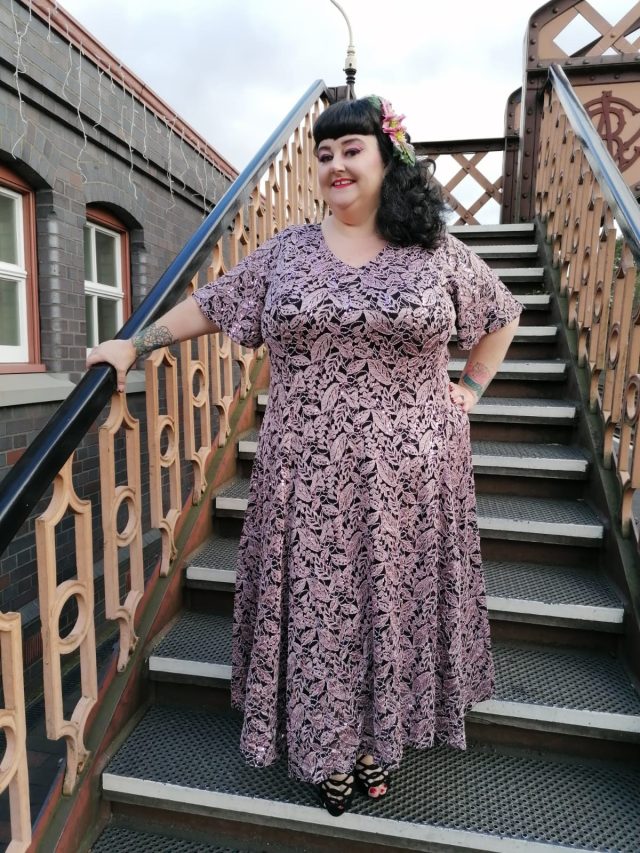 Taking Shape, Taking Shape UK, Plus Size Clothing, Plus Size Outfits, Plus Size Dresses, Plus Size Occasionwear, Plus Size Formal Wear. Plus Size Elegance, Size 24 Style, Severn Valley Railway, Vintage Style, Vintage Clothing, Plus Size Positive, Body Positive,