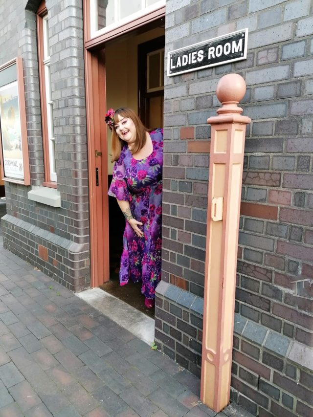 Taking Shape, Taking Shape UK, Plus Size Clothing, Plus Size Outfits, Plus Size Dresses, Plus Size Occasionwear, Plus Size Formal Wear. Plus Size Elegance, Size 24 Style, Severn Valley Railway, Vintage Style, Vintage Clothing, Plus Size Positive, Body Positive,