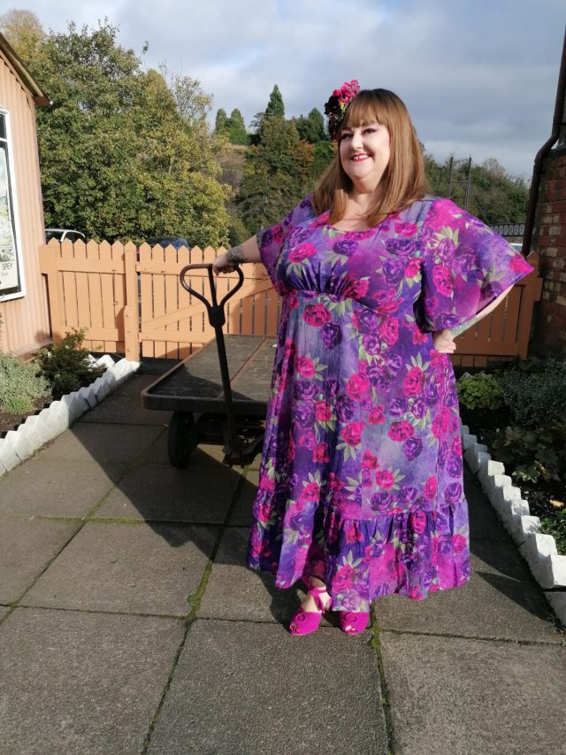 Taking Shape, Taking Shape UK, Plus Size Clothing, Plus Size Outfits, Plus Size Dresses, Plus Size Occasionwear, Plus Size Formal Wear. Plus Size Elegance, Size 24 Style, Severn Valley Railway, Vintage Style, Vintage Clothing, Plus Size Positive, Body Positive,