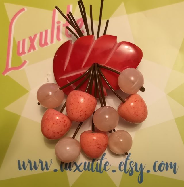 Luxulite, Luxulite Brooch, Luxulite Earrings, Flamingo Fashion, Vintage Style, Vintage Accessories, Vintage Repro, Repro Vintage, Bakelite, Fakelite, Acrylic Jewellery, Brooch and Earring Set