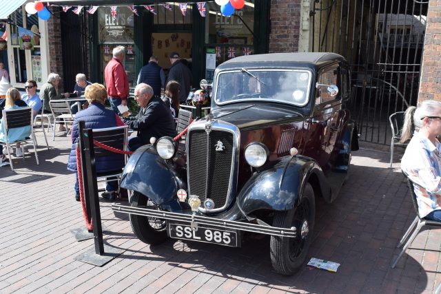 Ironbridge, Ironbridge WW2 event, Vintage Event, Vintage Day Out, Vintage Style, Vintage Clothing, Vintage Repro, Lady V London, Vintage Millinery, Vintage Seams, Ruby Shoos, Seamed Stockings, Plus Size Adventures, Plus Size Vintage, Plus Size Events, Theodore, Travels with Theodore, Ironbridge Weekend