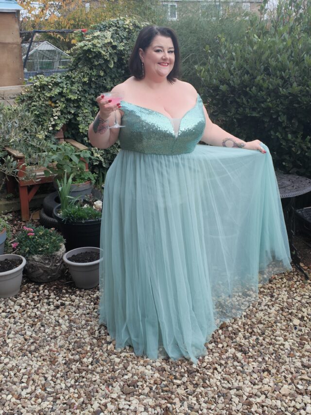 Ever Pretty, Ever Pretty Dress, Ever Pretty Gown, Sequin Gown, Tulle Gown, Plus Size Gown, Plus Size Evening Dress, Plus Size Party Dress, Plus Size Christmas Dress, Size 26 Style, Plus Size Blogger, Plus Size, Writer, Plus Size Adventures